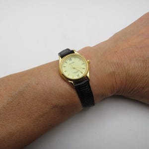 vintage gold watch / vintage womans  90s watch / sekonda watch / vintage Watch / watch ladies  watch (y10)