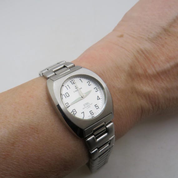 Vintage steel Quartz Watch, Stainless Steel Band w10