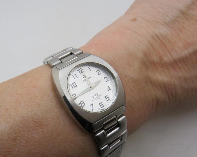 Vintage steel Quartz Watch, Stainless Steel Band w10