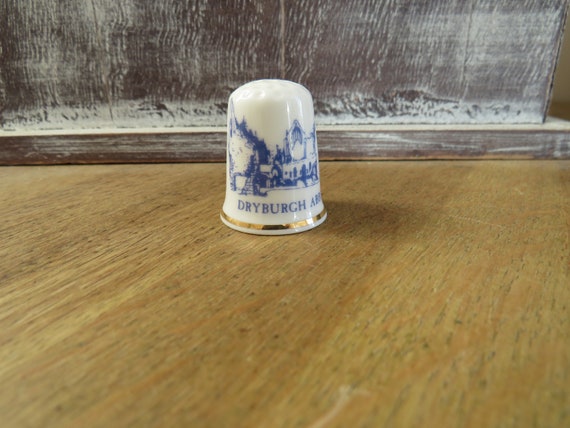 Vintage thimble / Dryburch Abbey  / beautiful blue / bone china England made / A5