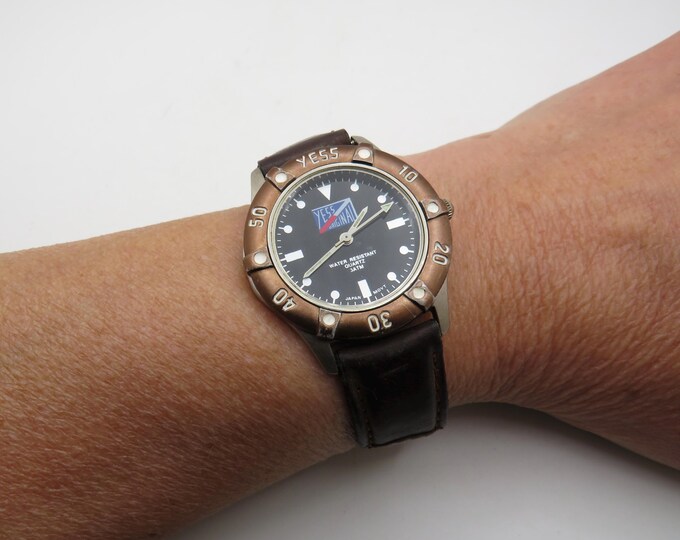 Vintage Yess watch / Black dial watch / Quartz watch / gents sports Watch / Gift for him (h18)