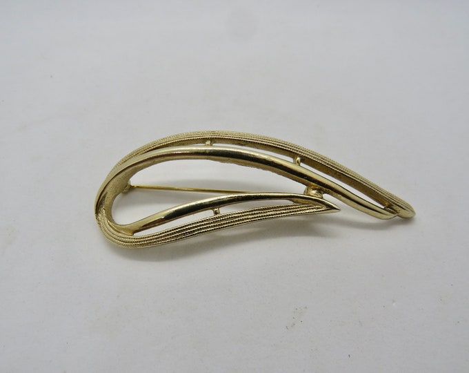 Vintage Brooch / made in England / ladies wear / vintage clothing / gift for her / 60's  (RB)