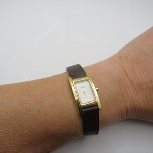 Vintage watch / Accurist dress watch / square dial /  Quartz watch / Ladies Gold Dress Watch /  ladies Watch /  Gift for her  (w1)