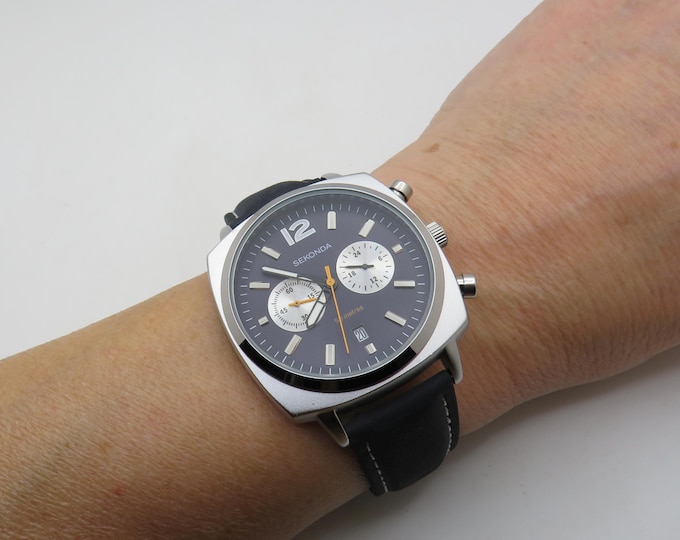 Sports dress watch / gift for him / black dial Watch / vintage Watch / sekonda