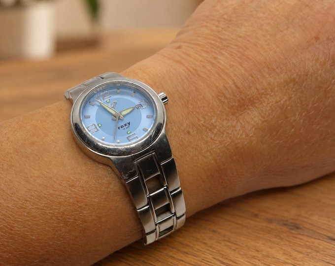 vintage fashion watch / Quartz watch / Blue faced watch / ladies Watch / large wrist size / vintage sport  / gift for her  / (c7)