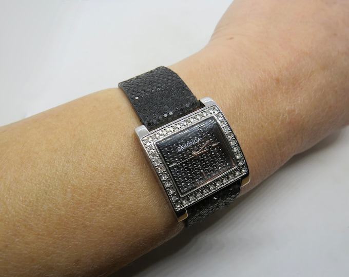 Vintage tank watch / Square dress watch / Sekonda Quartz watch / Ladies Dress Watch /  ladies Watch /  Gift for her