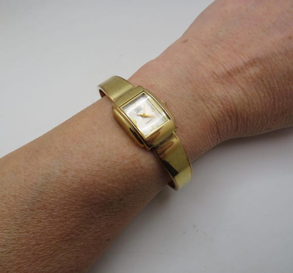 vintage Carvel gold watch / beautiful white square dial / r26