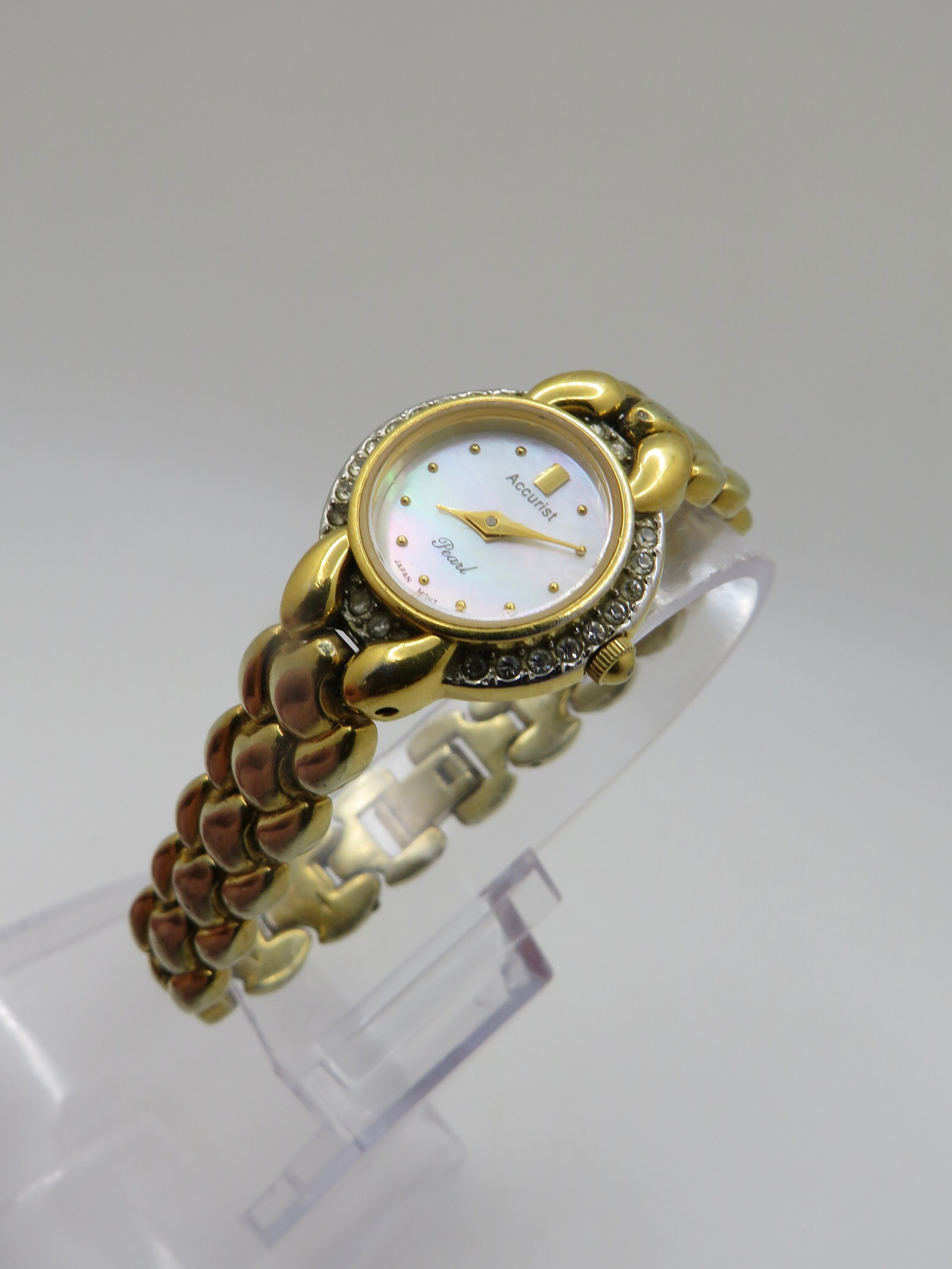 Accurist quartz ladies clearance watch