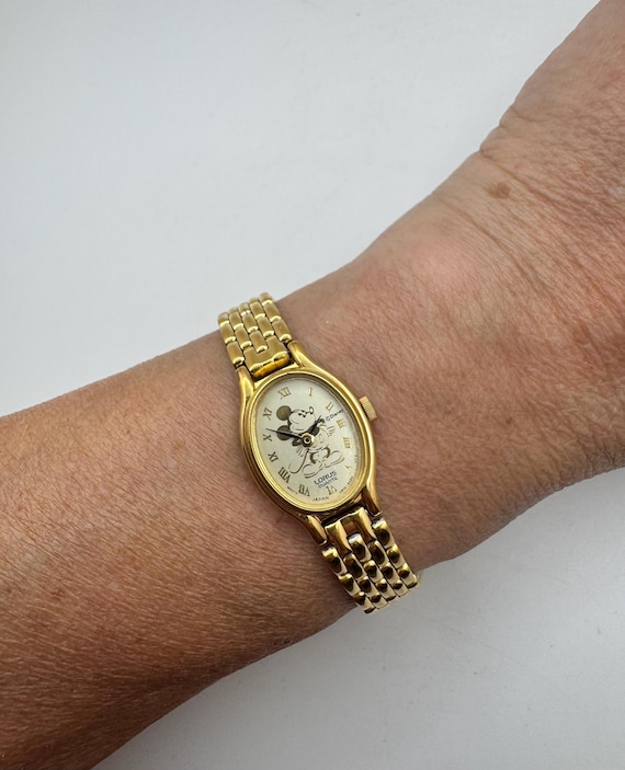 Disney Mickey Mouse Gold watch / vintage watch / oval watch / vintage Disney G7