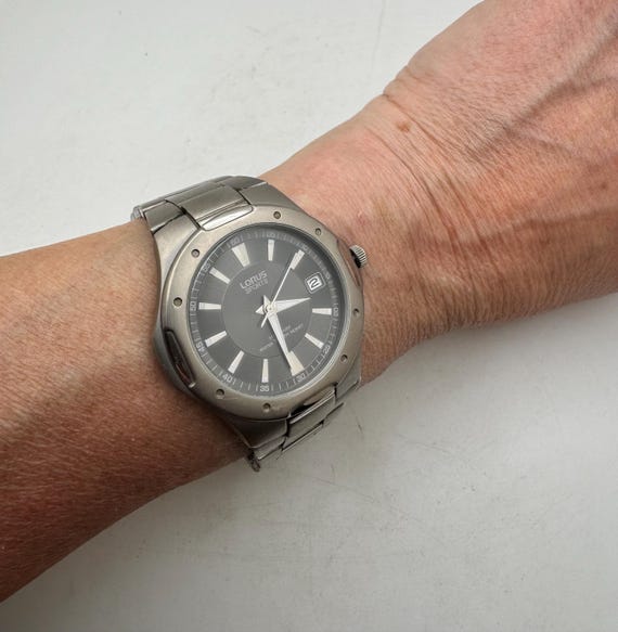 vintage Titanium Watch / Lorus watches / Vintage date watch / quartz watch