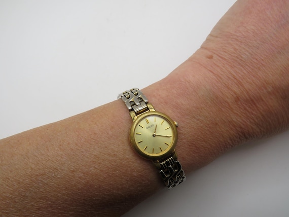 vintage watch / seiko / beautiful Gold dial / gold bracelet / Gold watch / 6" wrist size / watch / vintage gift  / J6