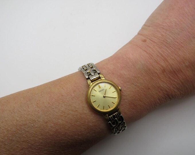 vintage watch / seiko / beautiful Gold dial / gold bracelet / Gold watch / 6" wrist size / watch / vintage gift  / J6