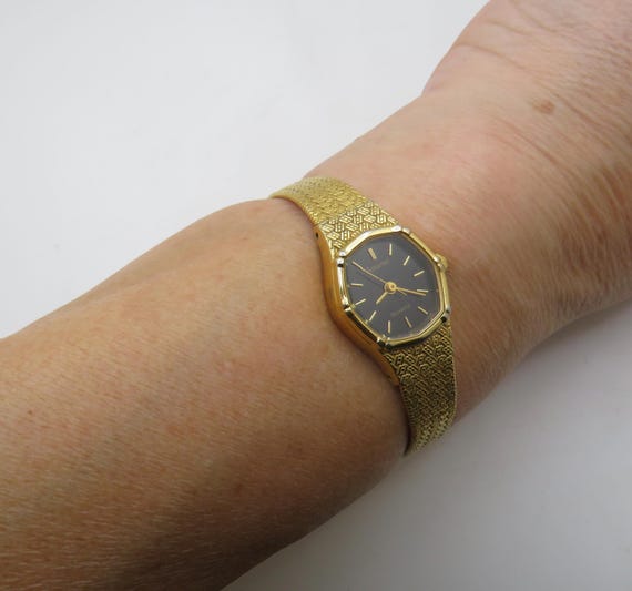 vintage watch / vintage wrist watch / 6.3" wrist  / womans gold watch / watch / vintage sport (v19)
