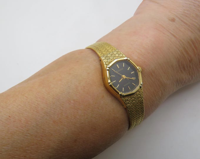 vintage watch / vintage wrist watch / 6.3" wrist  / womans gold watch / watch / vintage sport (v19)