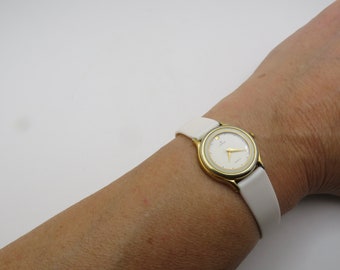 vintage white watch / 6.3" wrist size / vintage womans  90s watch / sekonda watch / vintage Watch / watch ladies  watch (n18)