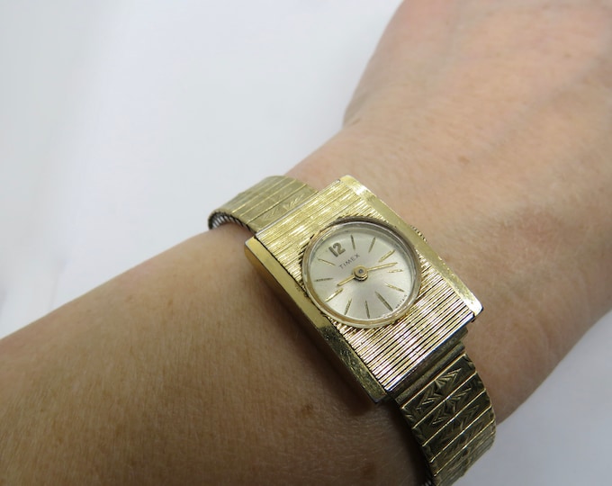 vintage Timex tank watch / Square watch / Jewels / Winding watch / gold watch / Retro watch