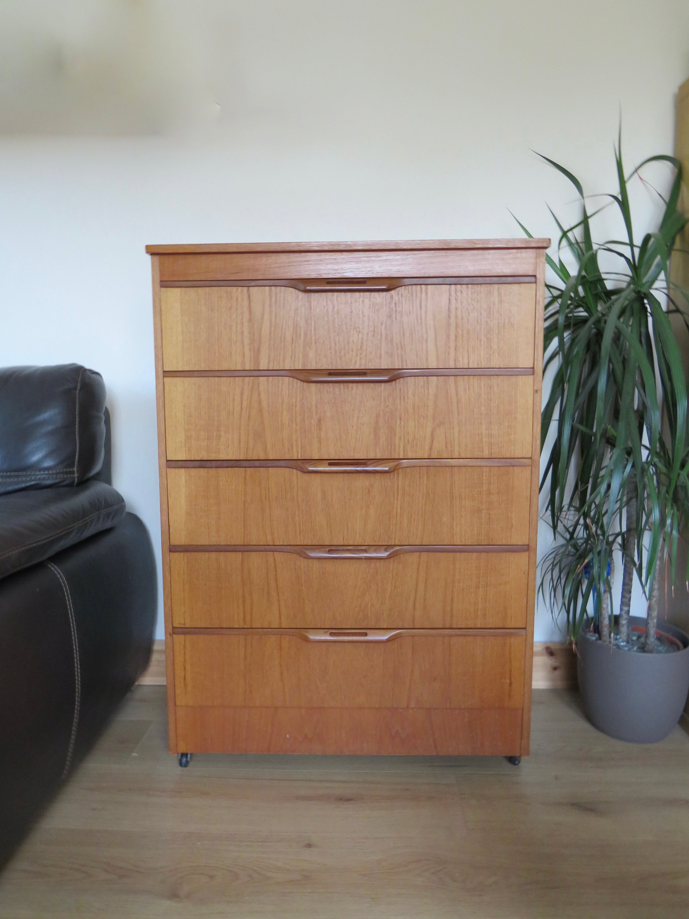 Teak wood dresser online