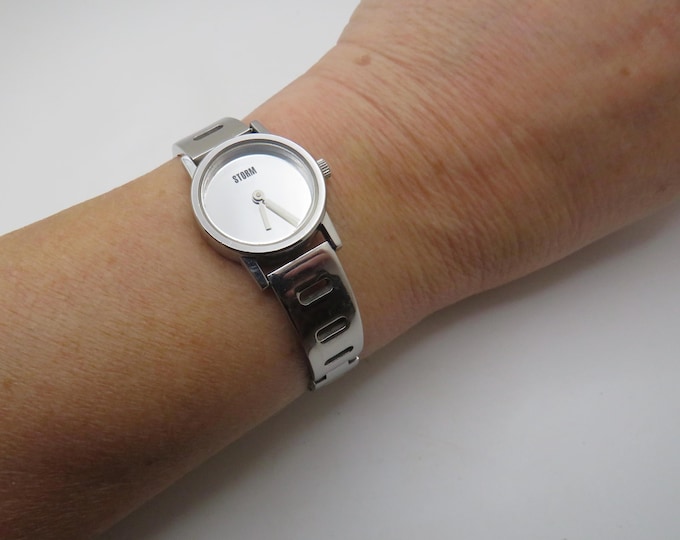 vintage designer watch / classic storm Watch / womens watch / Vintage watch / quartz watch / wrist size 6.3" 16cms / vintage ladies / m27