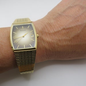 montre tank vintage / montre homme rétro rectangle / montre en or / montre à quartz / montre de précision / montre homme Royaume-Uni / homme vintage / montre J14