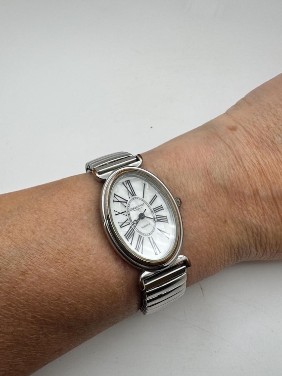 Vintage Constant Ladies Quartz Watch – Mother of Pearl Dial – Stretch Bracelet – 6.3" Wrist (Y31)
