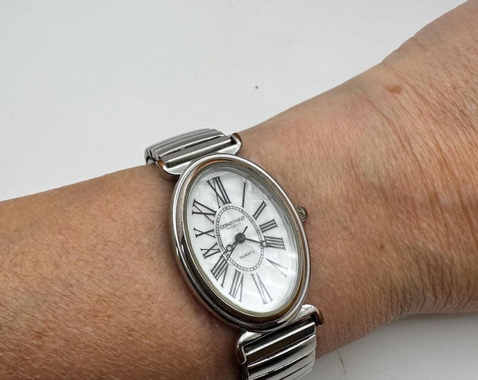 Vintage Constant Ladies Quartz Watch – Mother of Pearl Dial – Stretch Bracelet – 6.3" Wrist (Y31)
