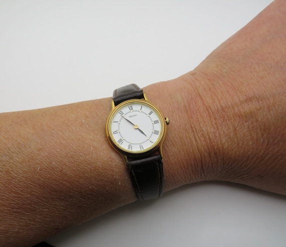 vintage gold watch / Seiko watch / vintage Japan / leather wrist watch / vintage Watch / watch / ladies watch s23