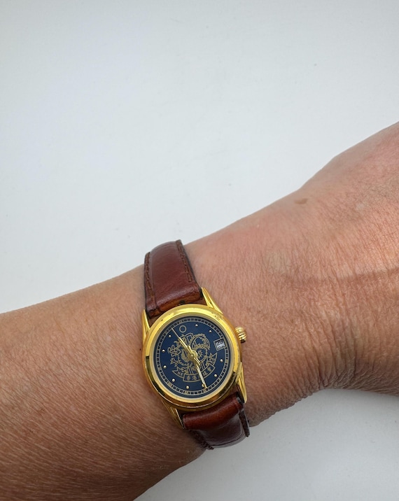 Vintage Hong Kong 1997. Gold Tone Dress Watch, Blue dial (m17)