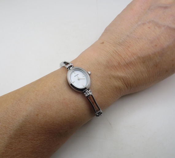 Vintage Ladies oval Watch, Stainless Steel, w24