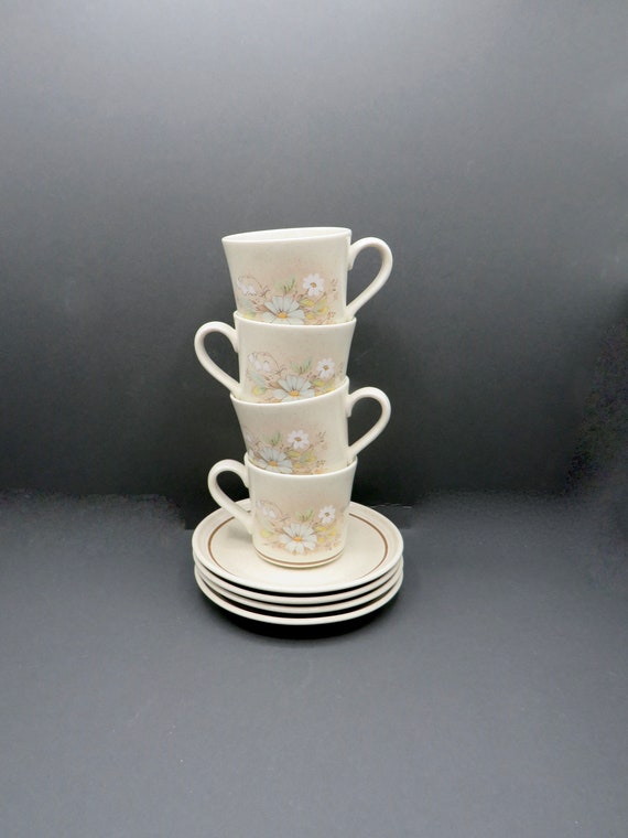 vintage tea set / lambethware Royal Doulton Florinda cups and saucers  / stoneware tea set / English / discontinued / lambethware / LS 1042