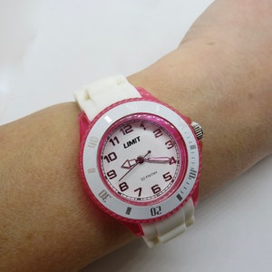 montre numérique vintage / montre-bracelet blanche vintage / montre dames / bracelet en caoutchouc / montre / sport vintage / montre / montre dames