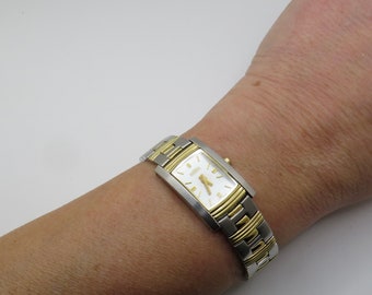 Vintage Swiss watch / roamer Quartz watch / 6.6" wrist watch /  Womens Watch / Roamer watch / Swiss  / watch / gift (f16)