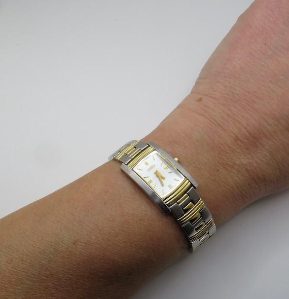 Vintage Swiss watch / roamer Quartz watch / 6.6" wrist watch /  Womens Watch / Roamer watch / Swiss  / watch / gift (f16)