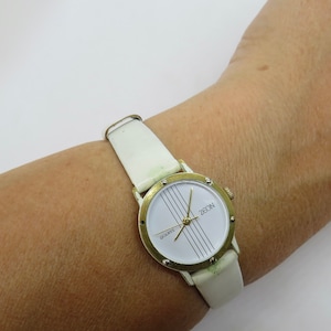 vintage dress watch / Zeon classic ladies Watch / beautiful vintage gift / quartz watch / white watch / watch / vintage ladies / watch