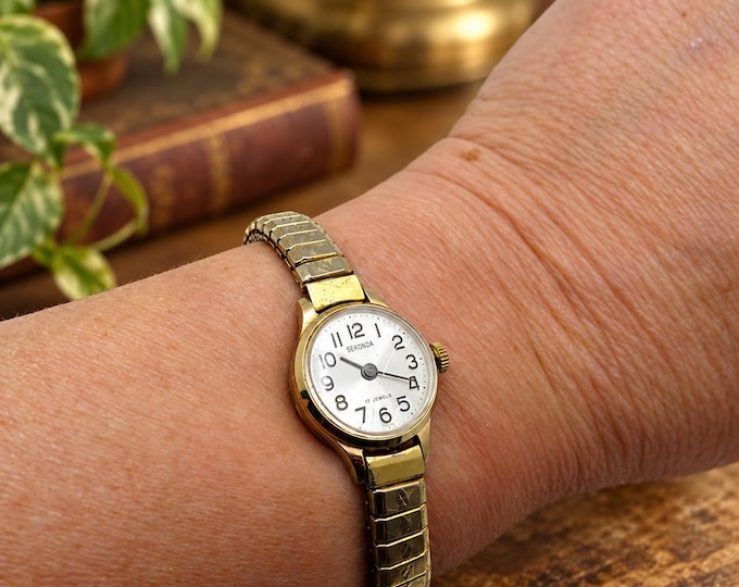 Vintage mechanical watch / womans Gold Watch / ladies Watch / Gift for her k26