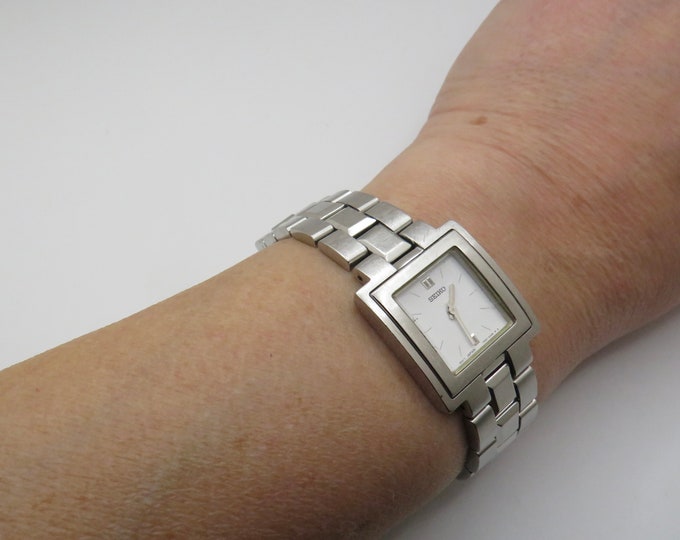 Vintage tank watch / Seiko watch /  Quartz rectangle watch / Ladies Dress Watch / fashion Watch /  Gift for her (i24)