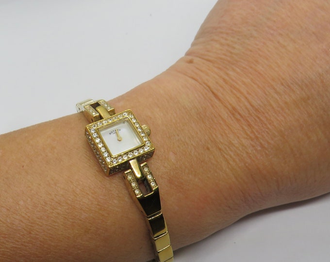 vintage gold Rotary watch / 7.5" wrist size watch / vintage womans  90s watch / Swiss watch / vintage Watch / watch  ladies  watch (g7)
