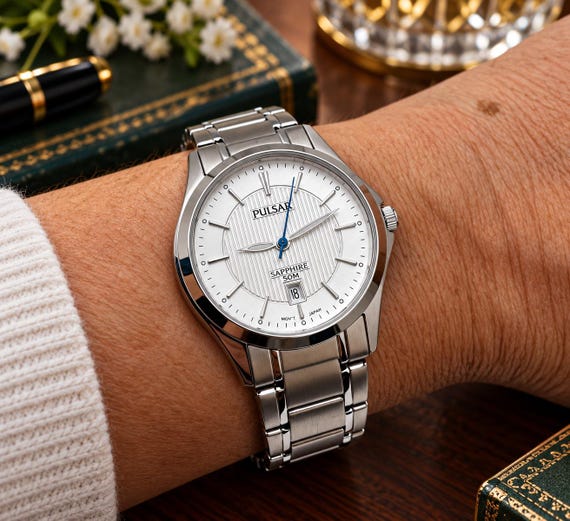 vintage Pulsar by seiko sports watch Shapphire Crystal / Japan watch / vintage Watch / watch  ladies watch (Pul1)