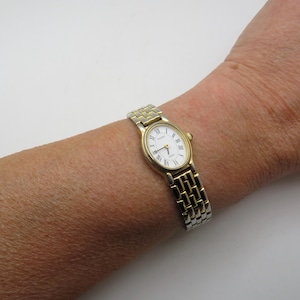 vintage seiko wrist watch / womans gold watch / wrist 6.9" watch / vintage gift / watch / ladies watch (w13)