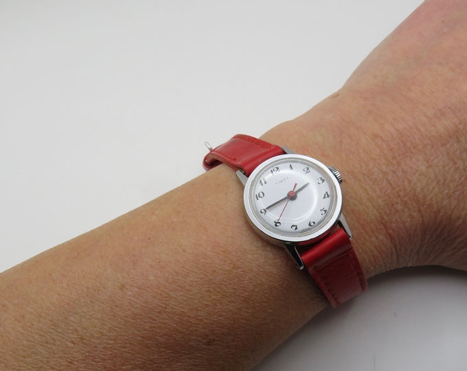vintage Timex Marlin / mechanical watch / gift for her / wrist watch Self wind watch  17 jewels Watch / boys watch f14