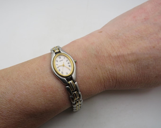 Vintage Two-Tone Seiko Oval Dress Watch – Quartz Movement b6