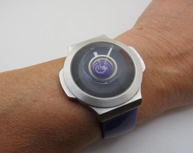 vintage storm Watch / purple / disc watch / 3d watch / Vintage watch / quartz watch / metal watch / vintage / m30