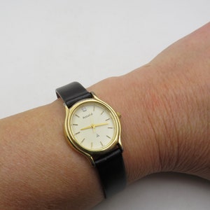 Vintage watch / gift watch  /  Quartz watch / Gold Watch /  ladies Watch / Gift for her  (f37)