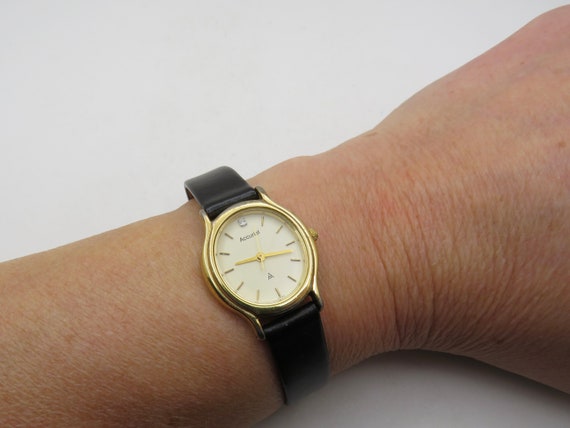 Vintage watch / gift watch  /  Quartz watch / Gold Watch /  ladies Watch / Gift for her  (f37)