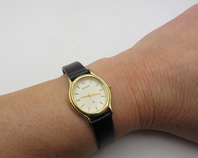 Vintage watch / gift watch  /  Quartz watch / Gold Watch /  ladies Watch / Gift for her  (f37)