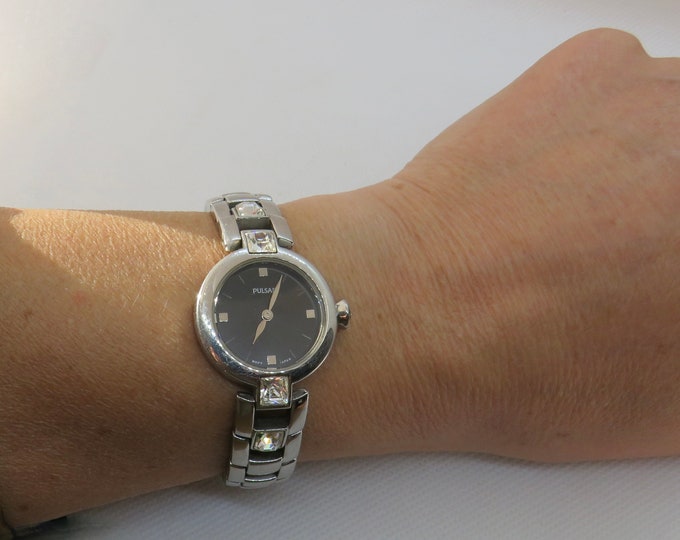 vintage watch pulsar by seiko / classic womens Watch / watch / Vintage watch / quartz watch / diamond watch / watch / vintage ladies / watch