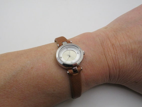 Montre suivante petite montre à cadran montre montre à piles