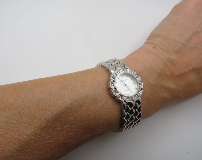 vintage watch / diamond watch / classic ladies Watch / beautiful vintage bracelet / quartz watch (Y9)