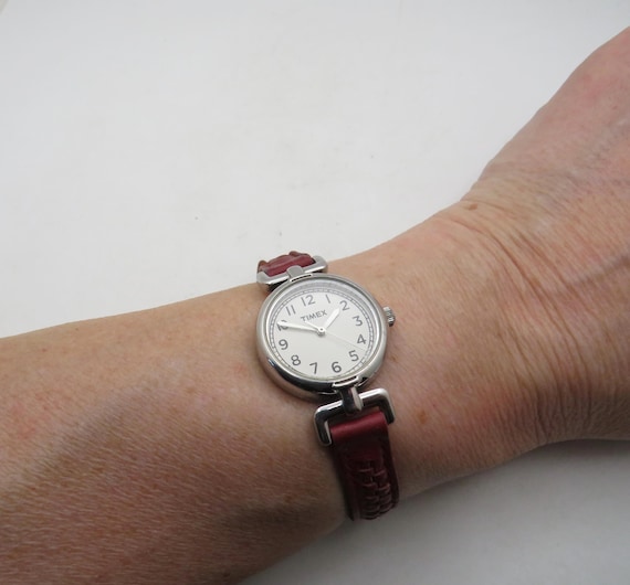 Vintage Timex Ladies Watch, red leather strap, Stainless Steel, 80s/90s Quartz (y21)