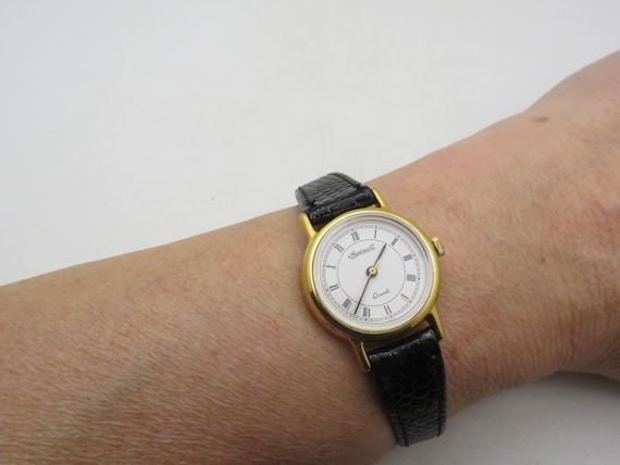 Vintage watch, Gold plate Finish, black Leather Strap (T19)