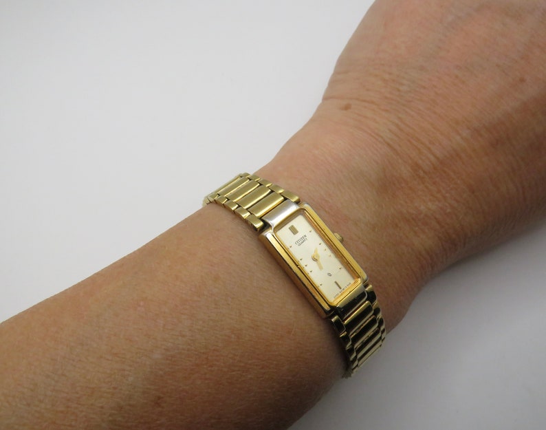 vintage citizen rectangle watch / 7.1 large wrist size / vintage womans watch / Japan watch / vintage Watch / watch ladies watch J18 image 1